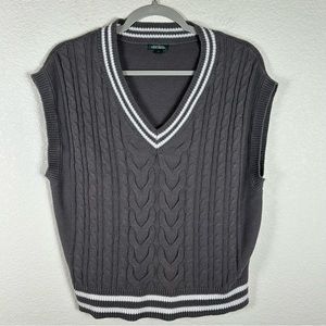 Wild Fable Women’s Sz S, preppy, grey and white oversize sweater vest w/ v-neck